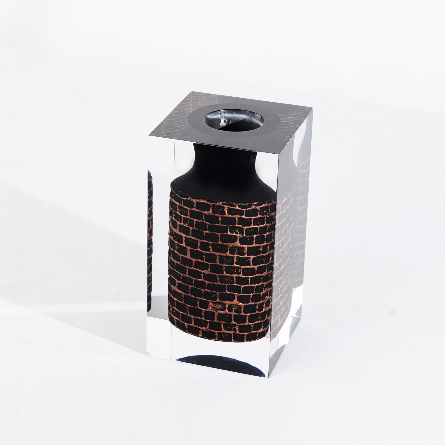 Black Retro Castle Vase