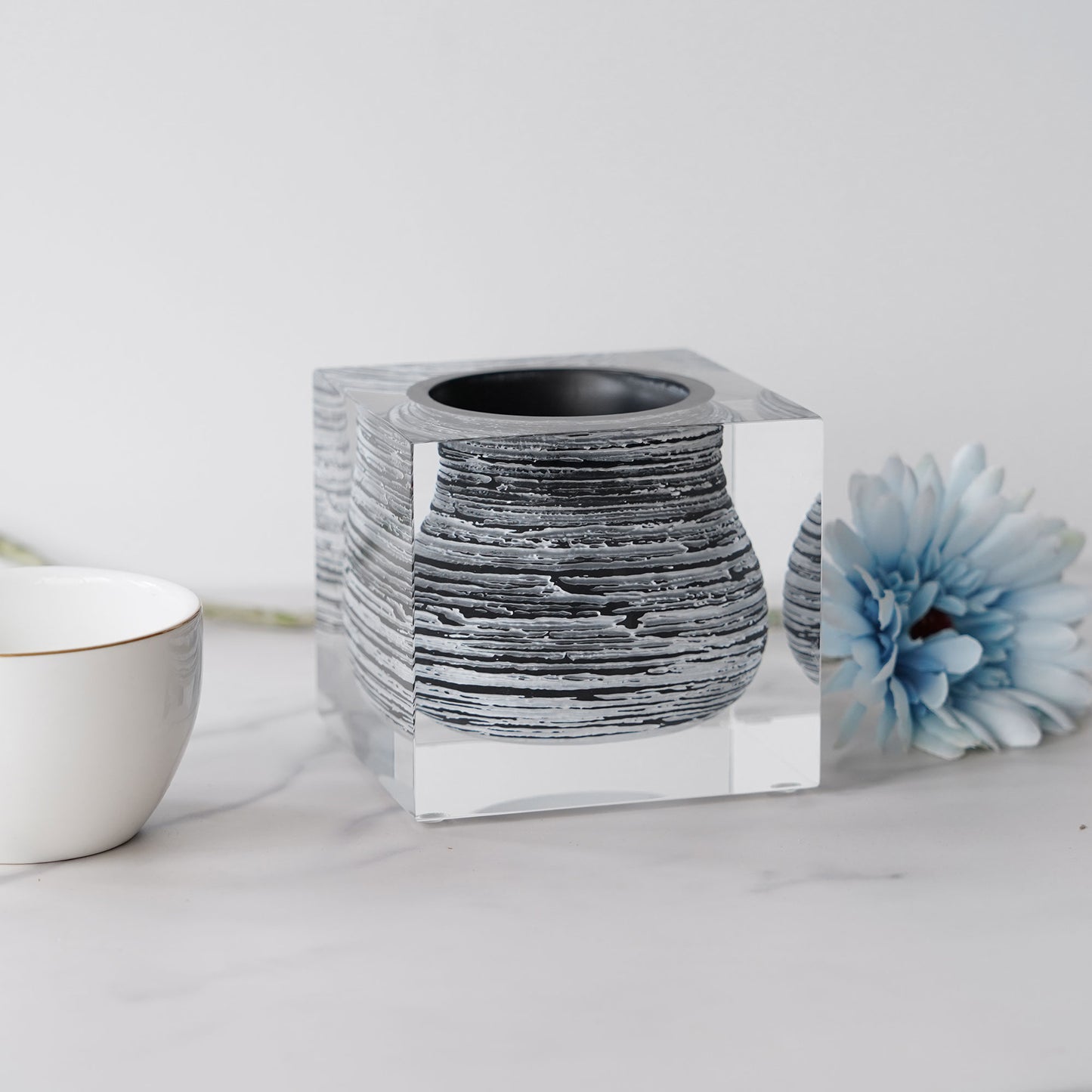 Strata Loop Vase