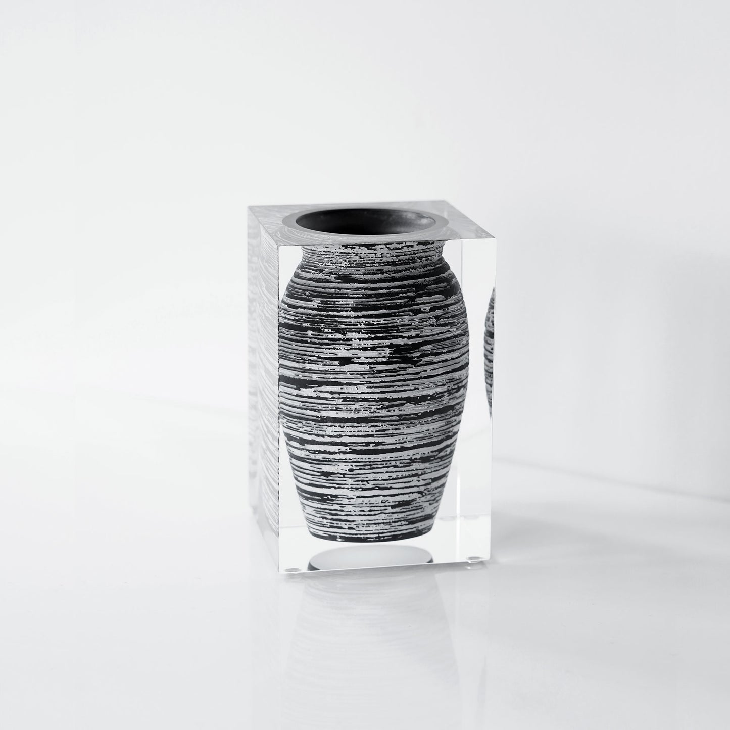Strata Short Vase - Narrow Neck