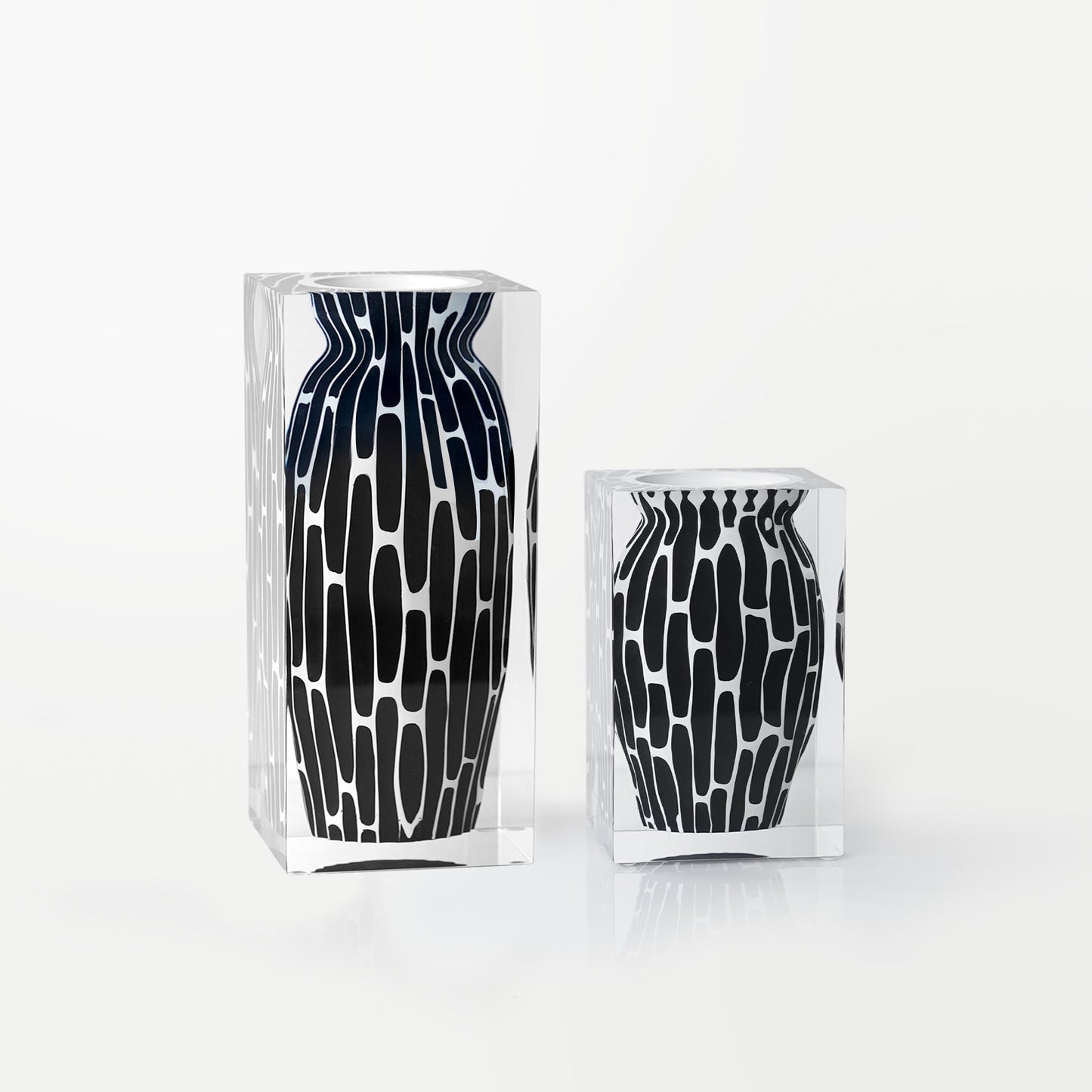 Totem Noir Short Vase - Narrow Neck