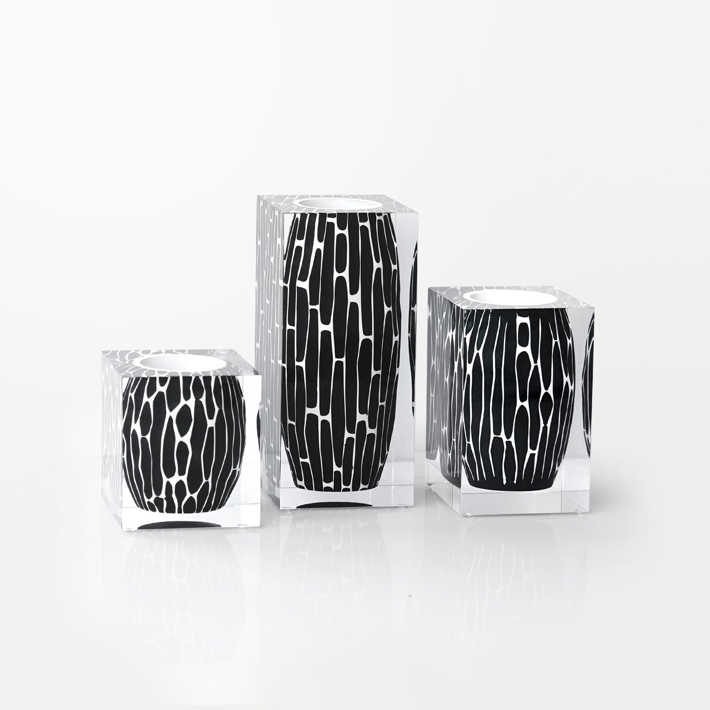 Totem Noir Short Vase