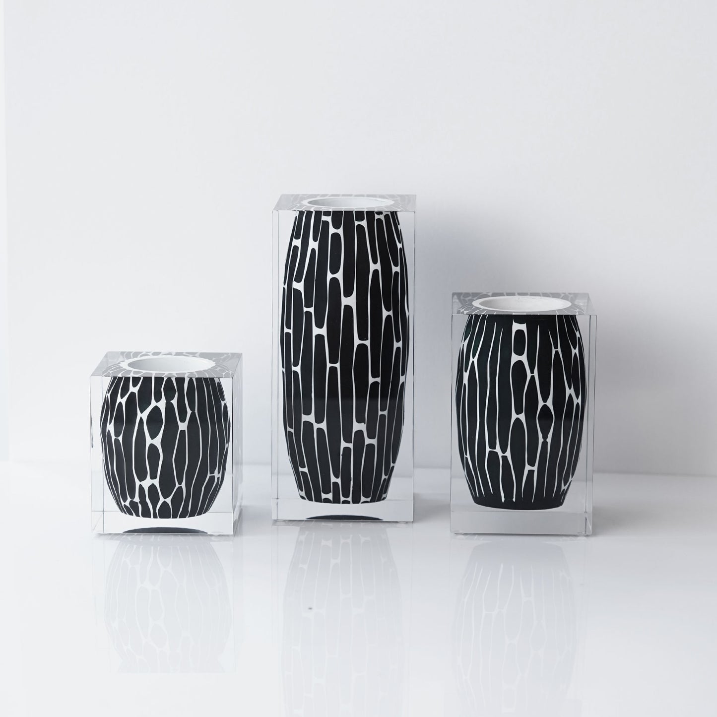 Totem Noir Short Vase