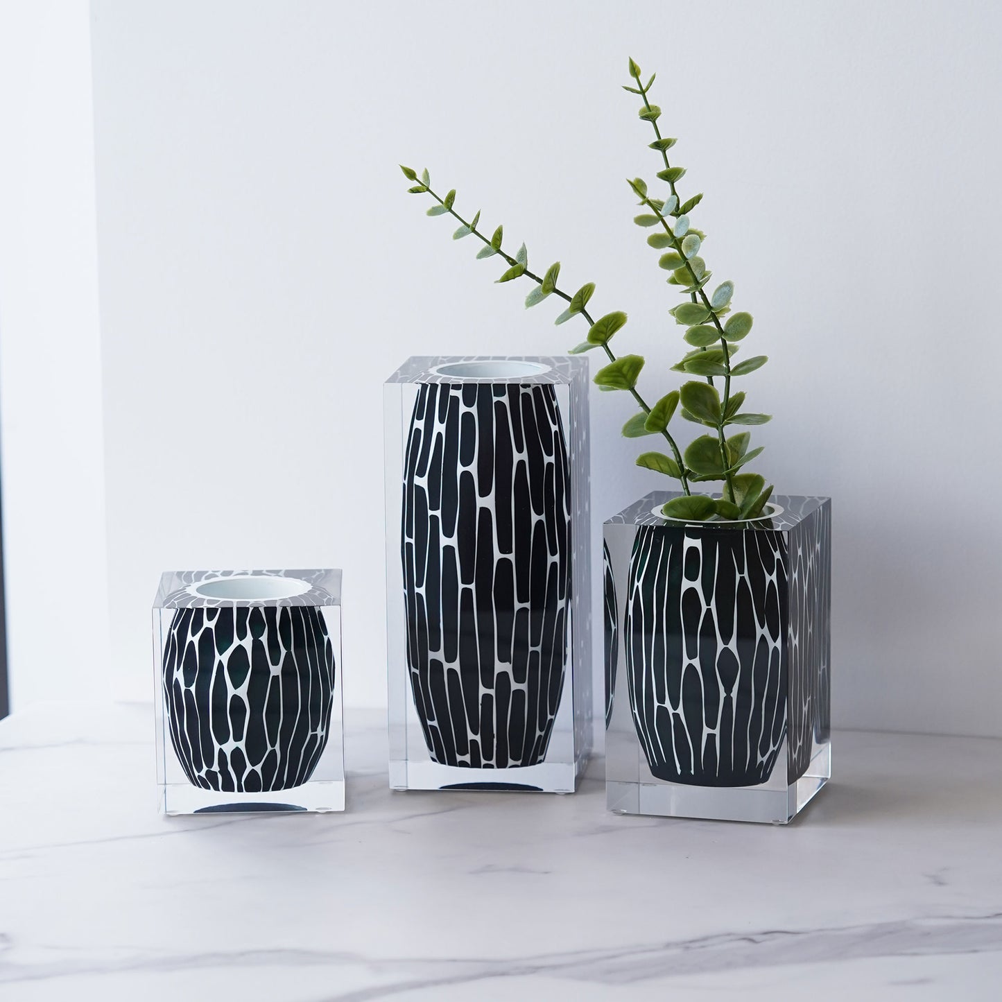 Totem Noir Short Vase