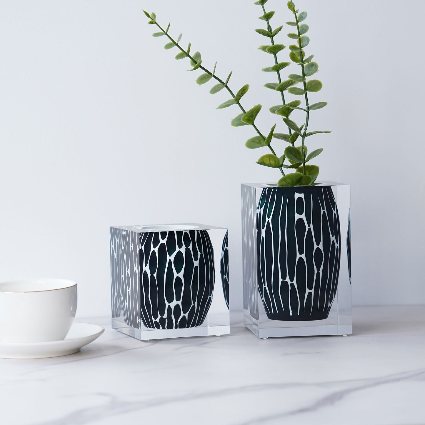 Totem Noir Short Vase